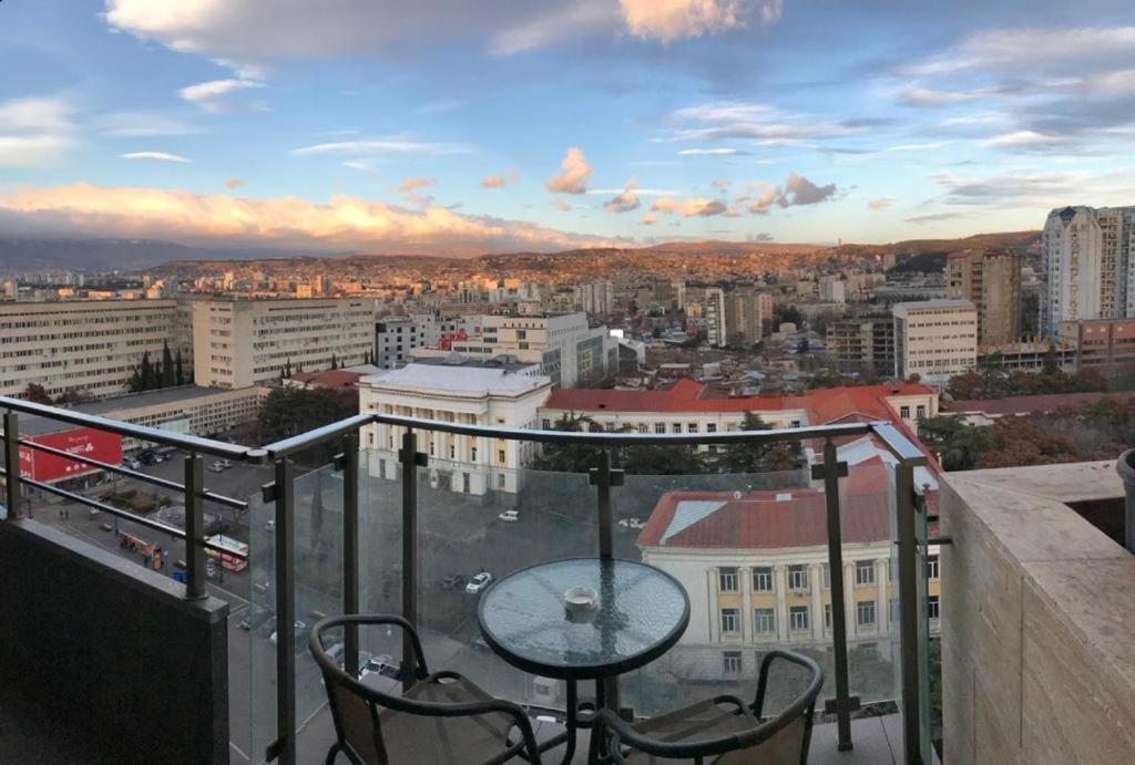 Ameri Plaza Green Apartments Tbilisi Buitenkant foto